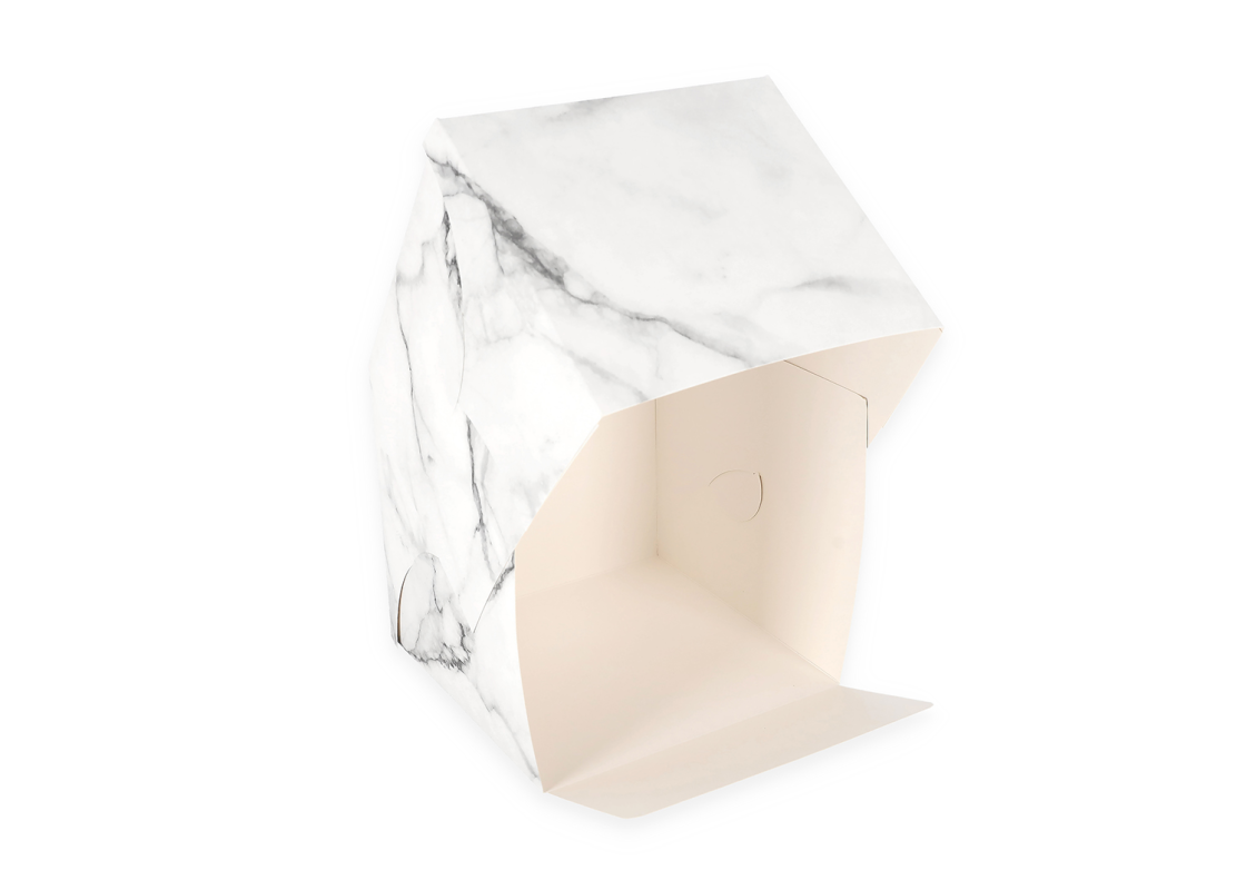 AKC/D2: 220 x 220 x 220 mm Saliekama kūkas kastīte ar PVC lodziņu, marmora krāsā 2