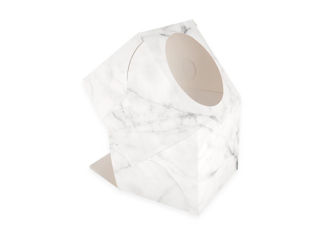 AKC/D2: 220 x 220 x 220 mm Saliekama kūkas kastīte ar PVC lodziņu, marmora krāsā 3